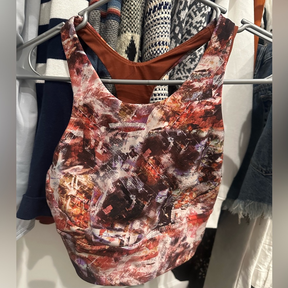 Lululemon sports high neck sports bra size 6